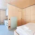 Mountain By The River - Base Camp Medvedin キャンプ場 *