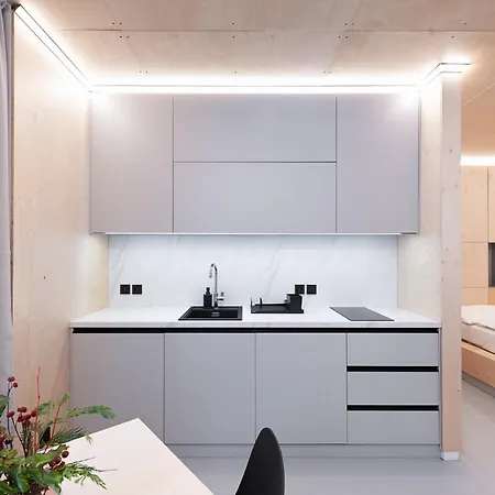 Mountain By The River - Base Camp Medvedin 캠프장